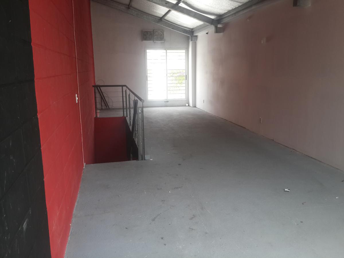 local - Solano García casi Ellauri, 100 m2 , 5 mts de frente, gran rentabilidad !! · Foto 8