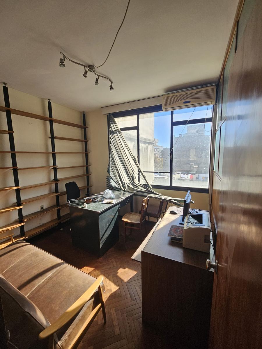 18 y Rio Branco, 28 m2, 3 ambientes ,luminosa !! · Foto 3