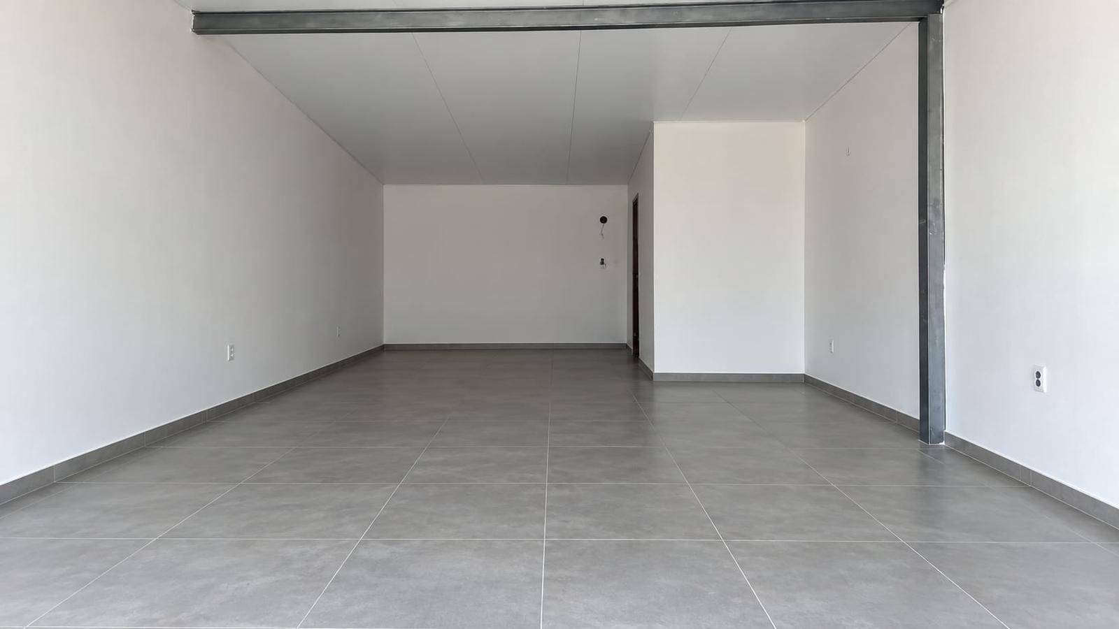 Carlos Ma Ramirez y Egipto, estrena, 5 mts de frente, 113 m2 , blindex, cortina metalica !! · Foto 2
