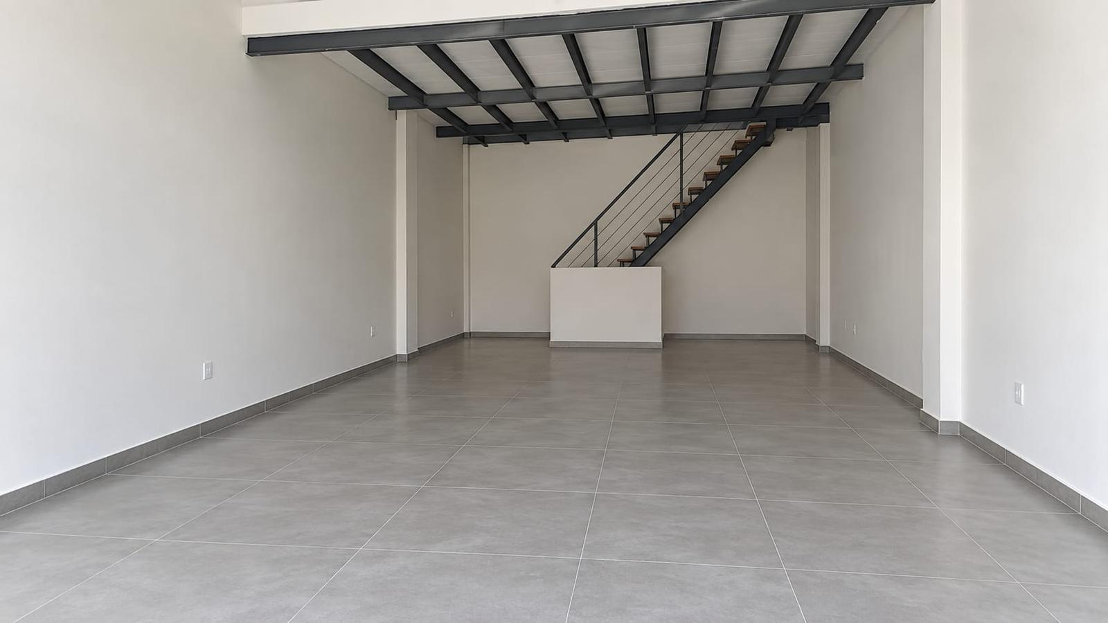 Carlos Ma Ramirez y Egipto, estrena, 5 mts de frente, 113 m2 , blindex, cortina metalica !! · Foto 3