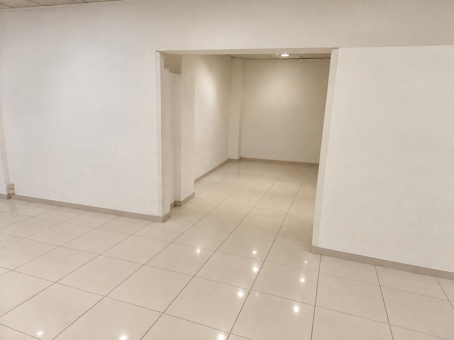 18 de julio y Tacuarembo, 5 mts de frente,  209 m2 , excelente estado !! · Foto 3