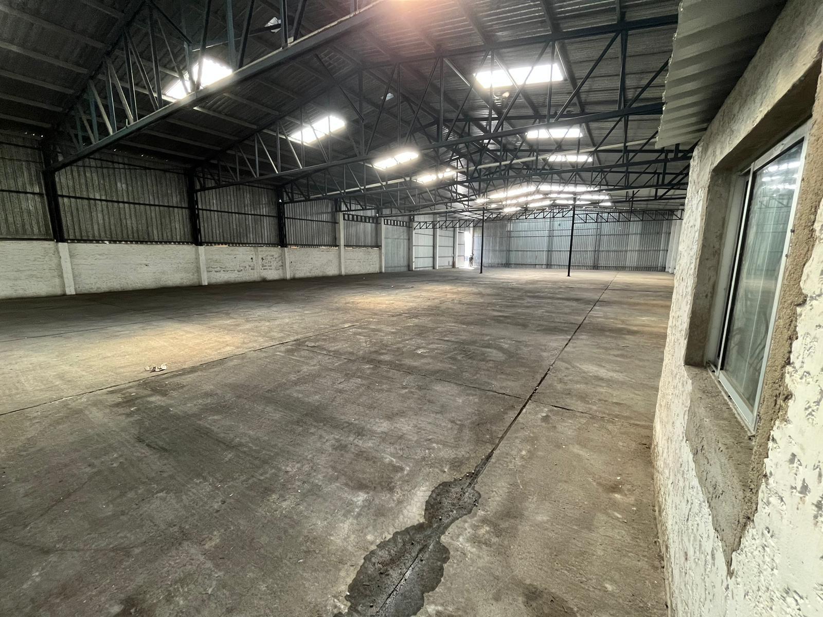 Depósito, estrena ,2000 m2 , Ruta 67 Próximo Ruta 5 , Altura 9 Mts , Vig 24 hs !! · Foto 4