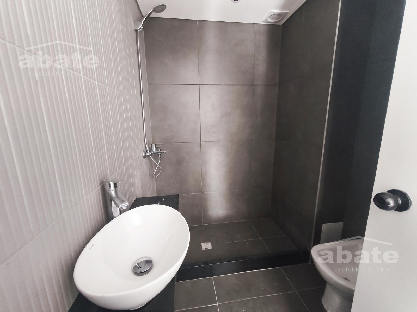 Alquiler Monoambiente piso alto en Cordón, Montevideo · Foto 8
