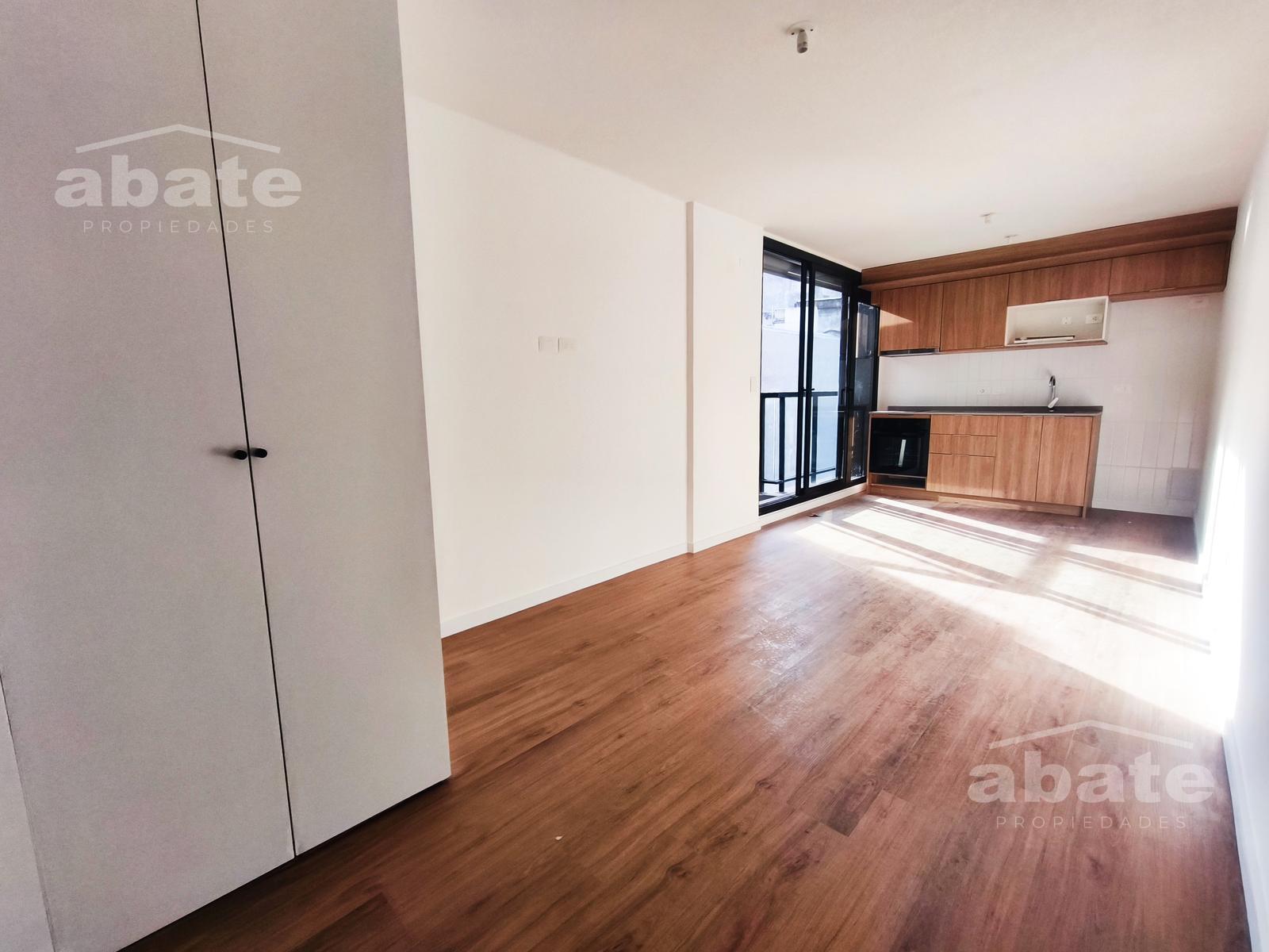 Alquiler Monoambiente piso alto en Cordón, Montevideo · Foto 9