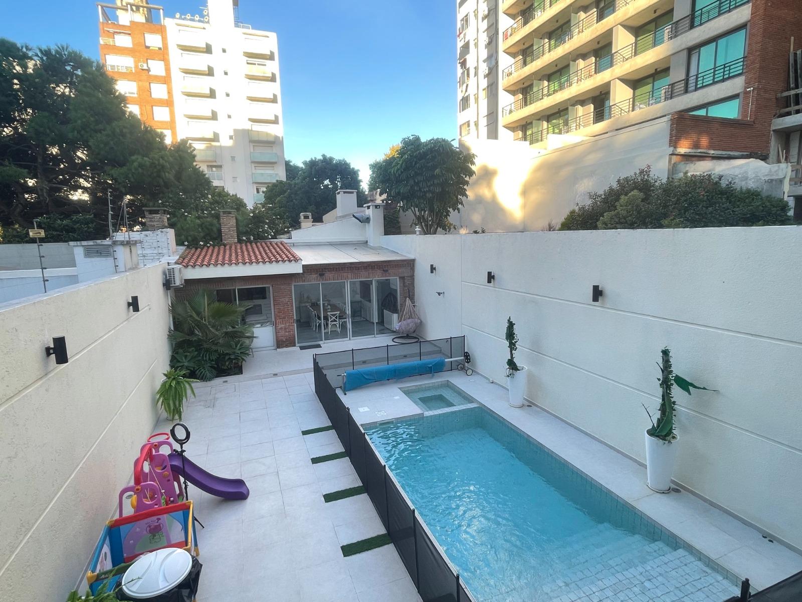Franzini esq. Sarmiento. 5 dorm, piscina, barbacoa, gge x2, 195 m2!! · Foto 9