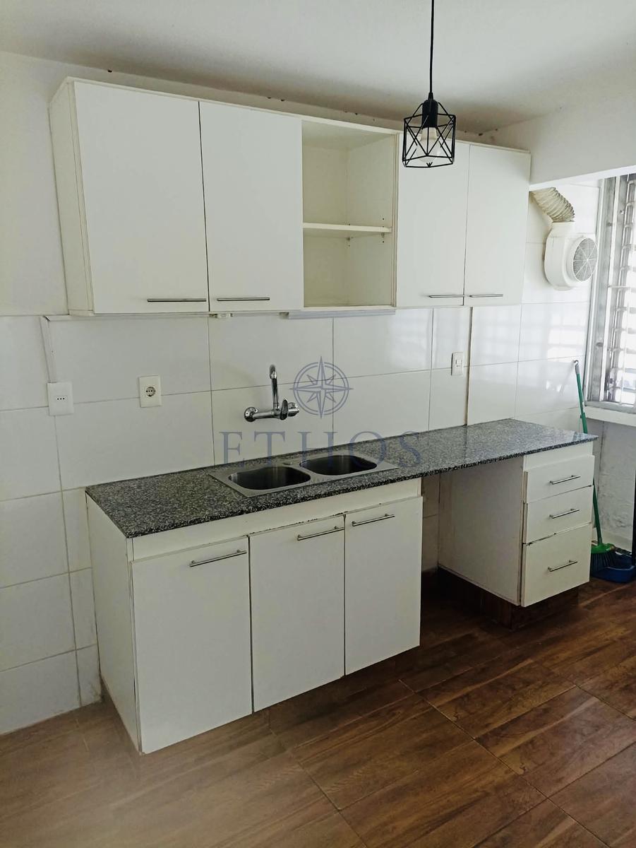 Aquilo amplio apartamento de tres dormitorios en Pocitos · Foto 4