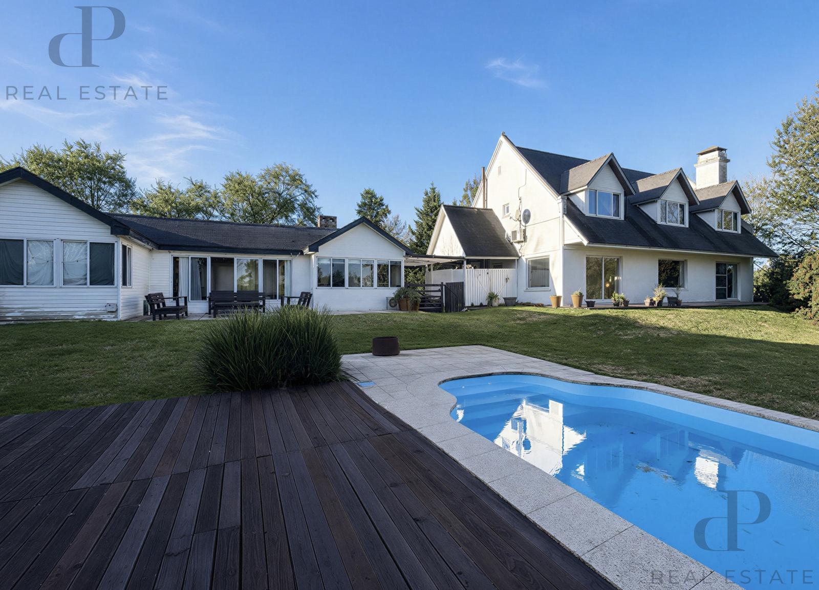 Casa de 4 dormitorios con piscina en Lomas de Carrasco · Foto 1