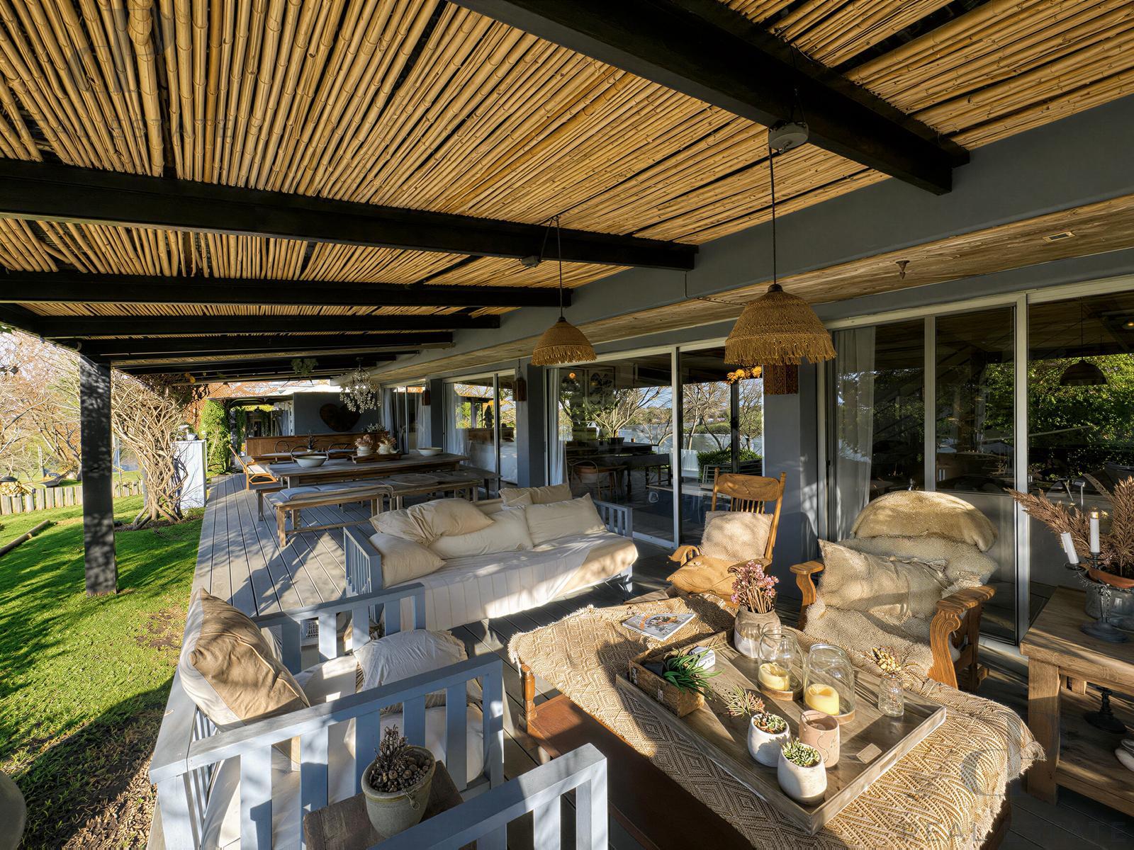 Casa frente al lago en Lomas de La Tahona con vistas únicas · Photo 1