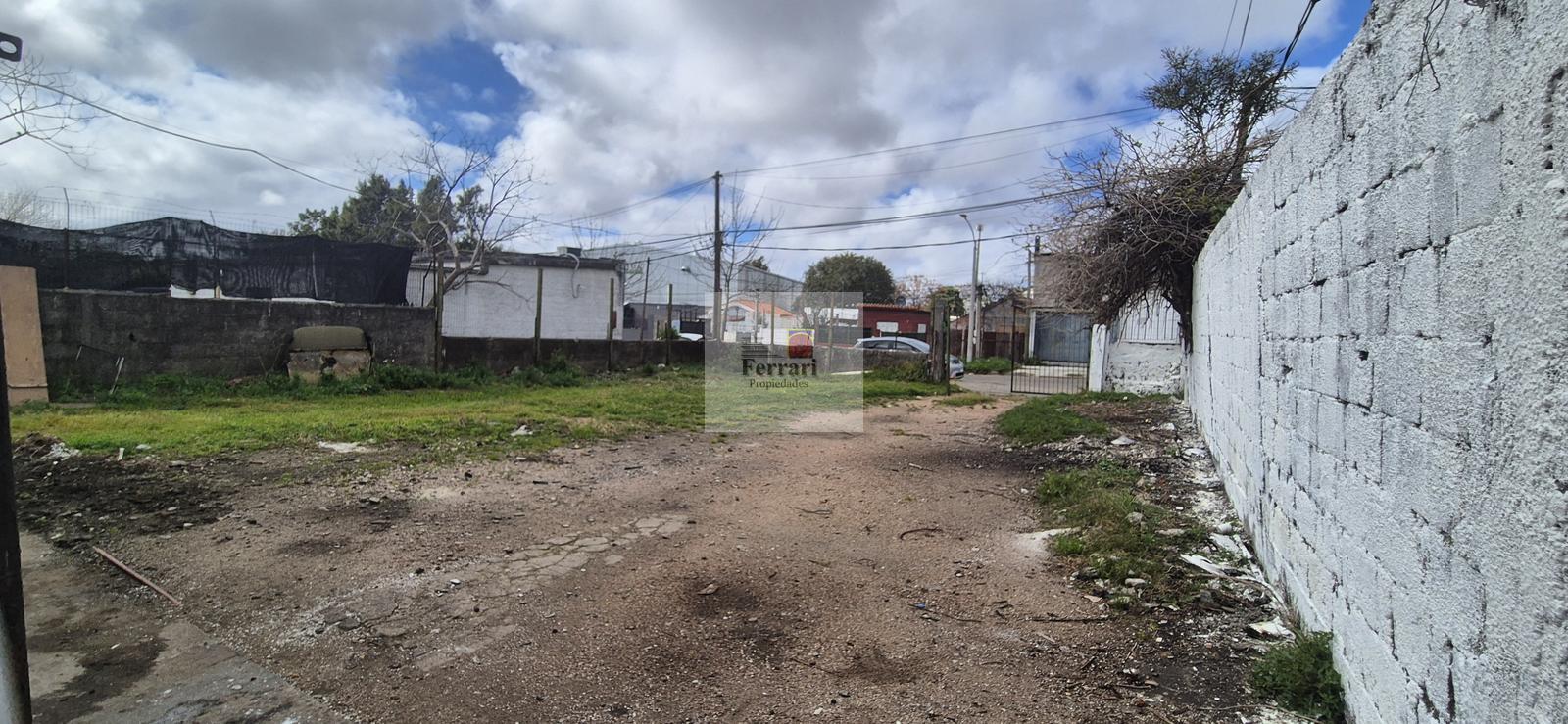 Local con terreno y entrada para Autos · Foto 5
