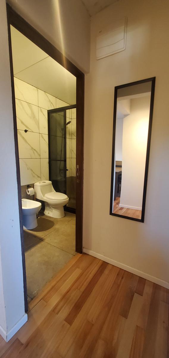 Alquiler  Apartamento 2 Dormitorios con patio (Totalmente equipado) · Foto 12