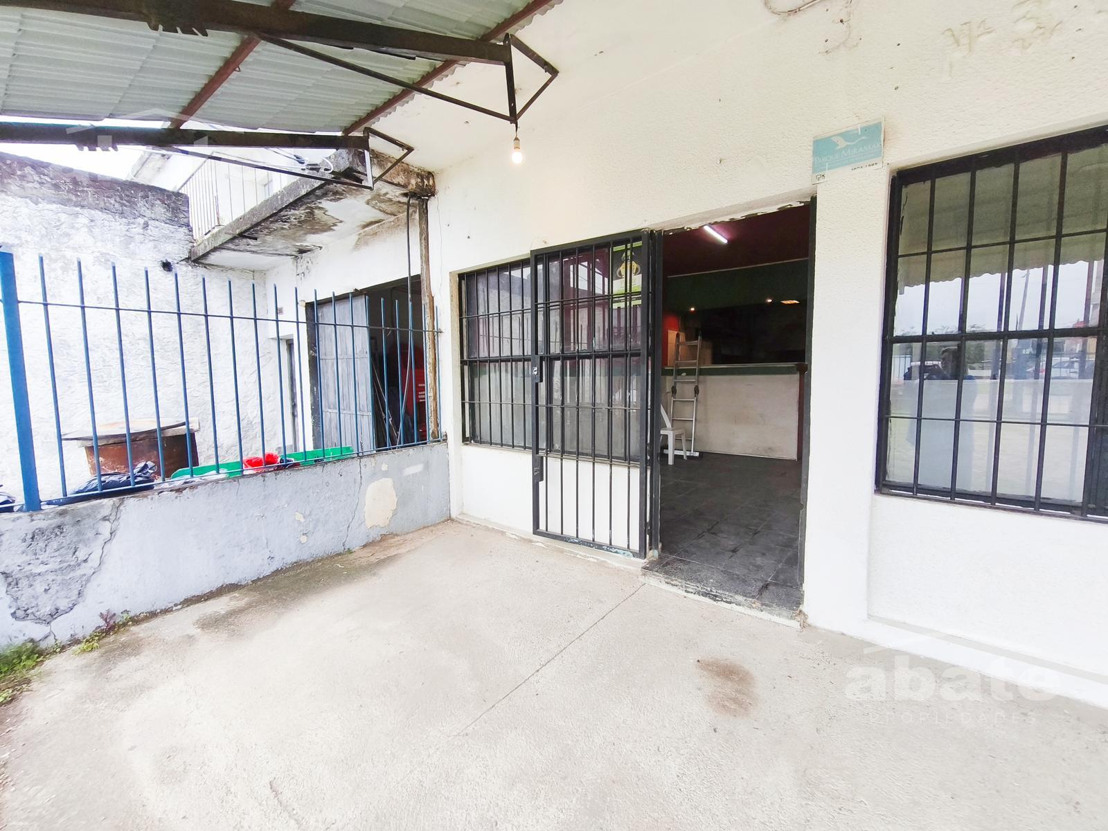 Alquiler local comercial sobre Wilson F. Aldunate ex Cno Carrasco, Paso Carrasco · Foto 5