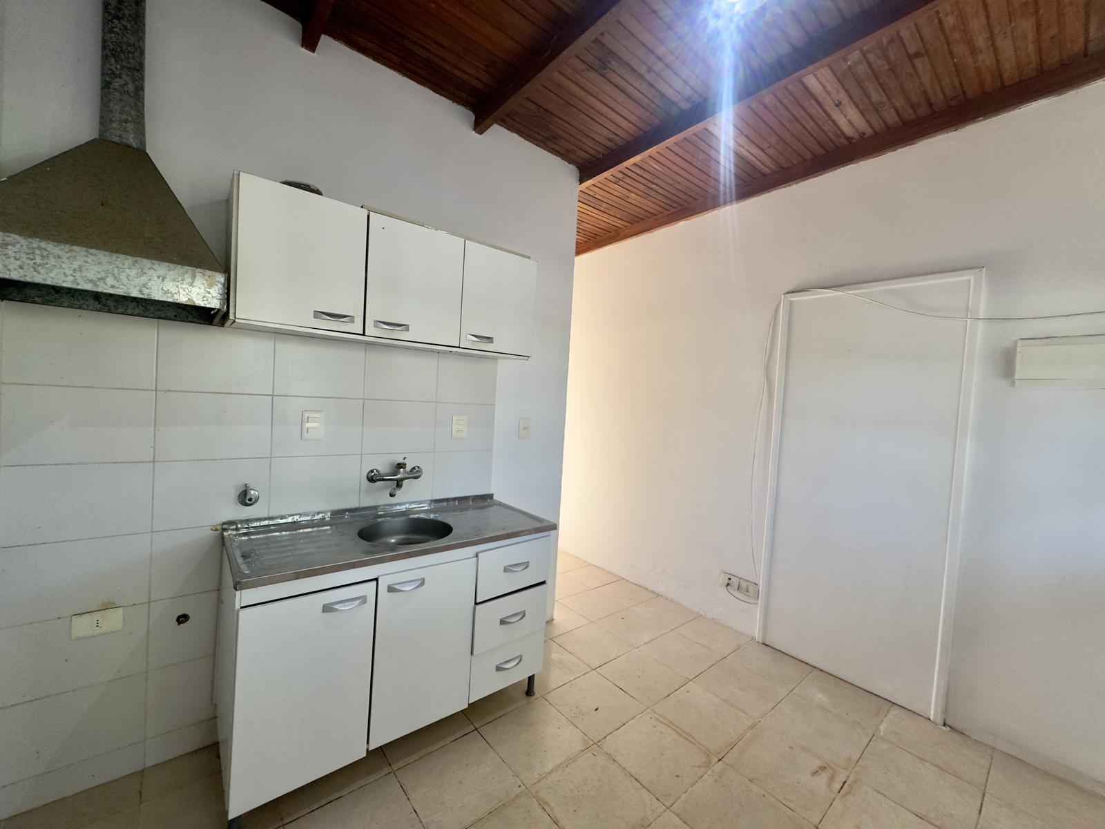 Alquiler de Apartamento de 1 dormitorio con patio en Colonia del Sacramento · Foto 4