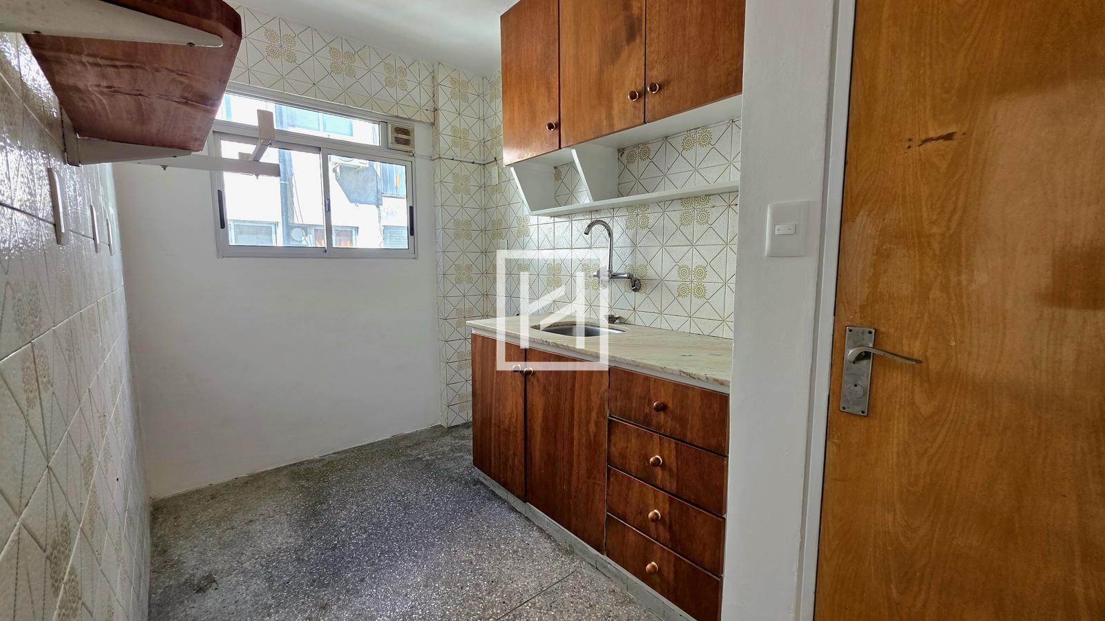 Alquiler Apartamento 3 Dormitorios en Pocitos | Piso Alto | Cerca de la Rambla | Cocina Definida · Foto 3