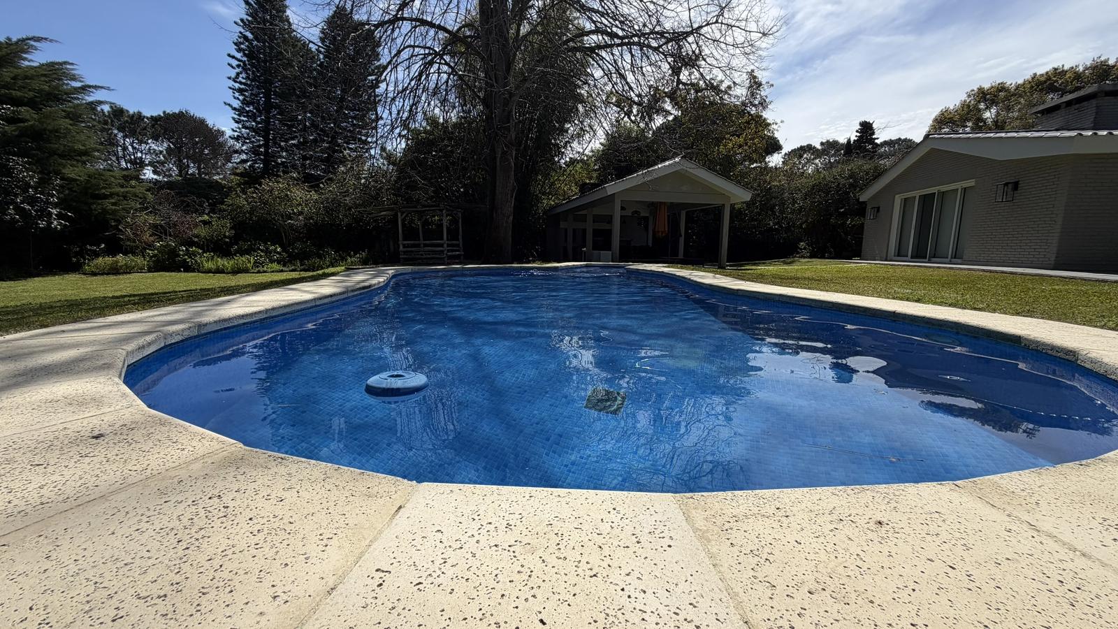 Excepcional Residencia con Piscina y Barbacoa a Metros del Mar – Parada 10 de Playa Mansa, Punta del Este · Photo 4