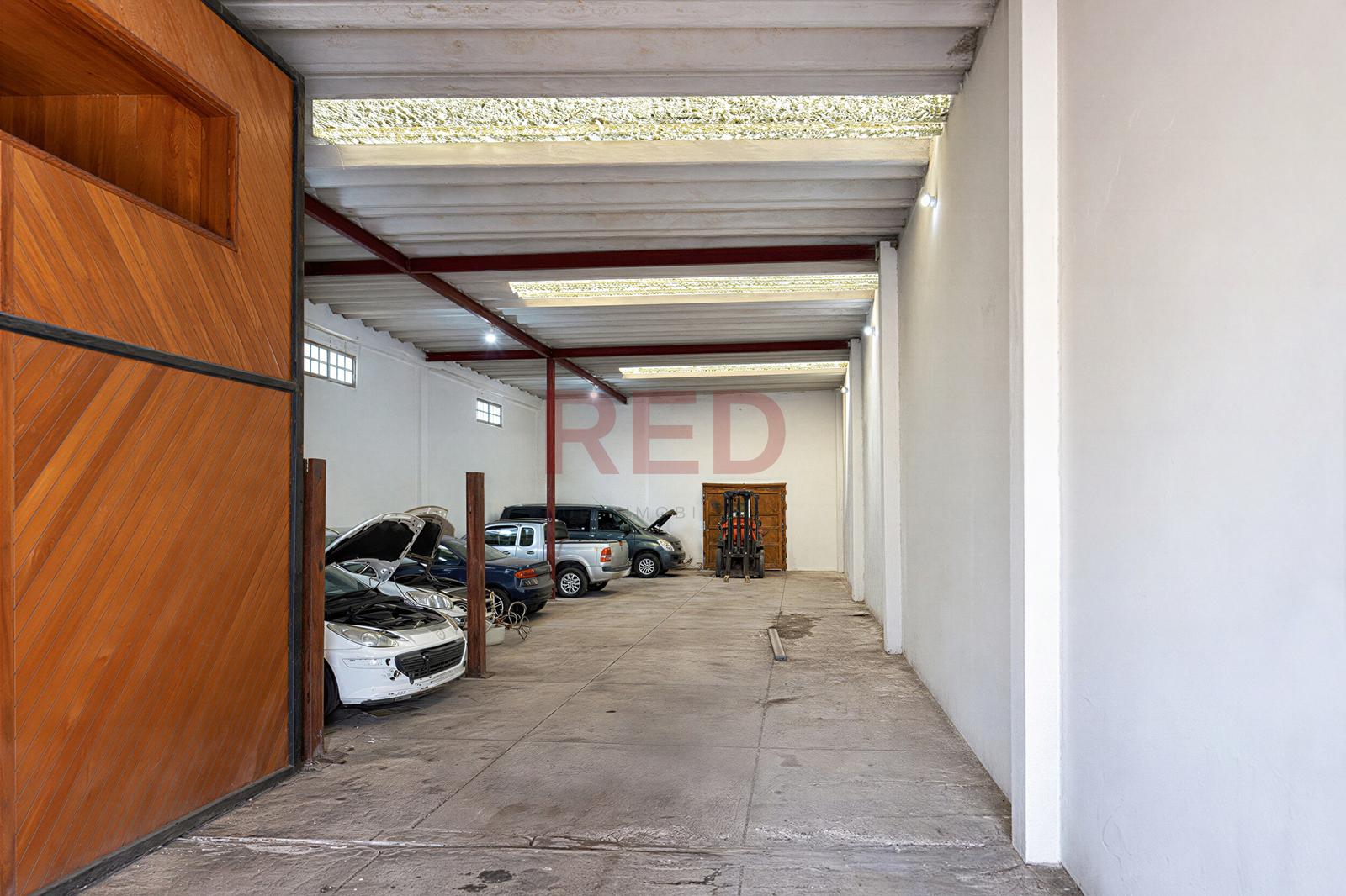 Alquiler Local Galpón Deposito con oficina y vivienda Maldonado · Foto 1