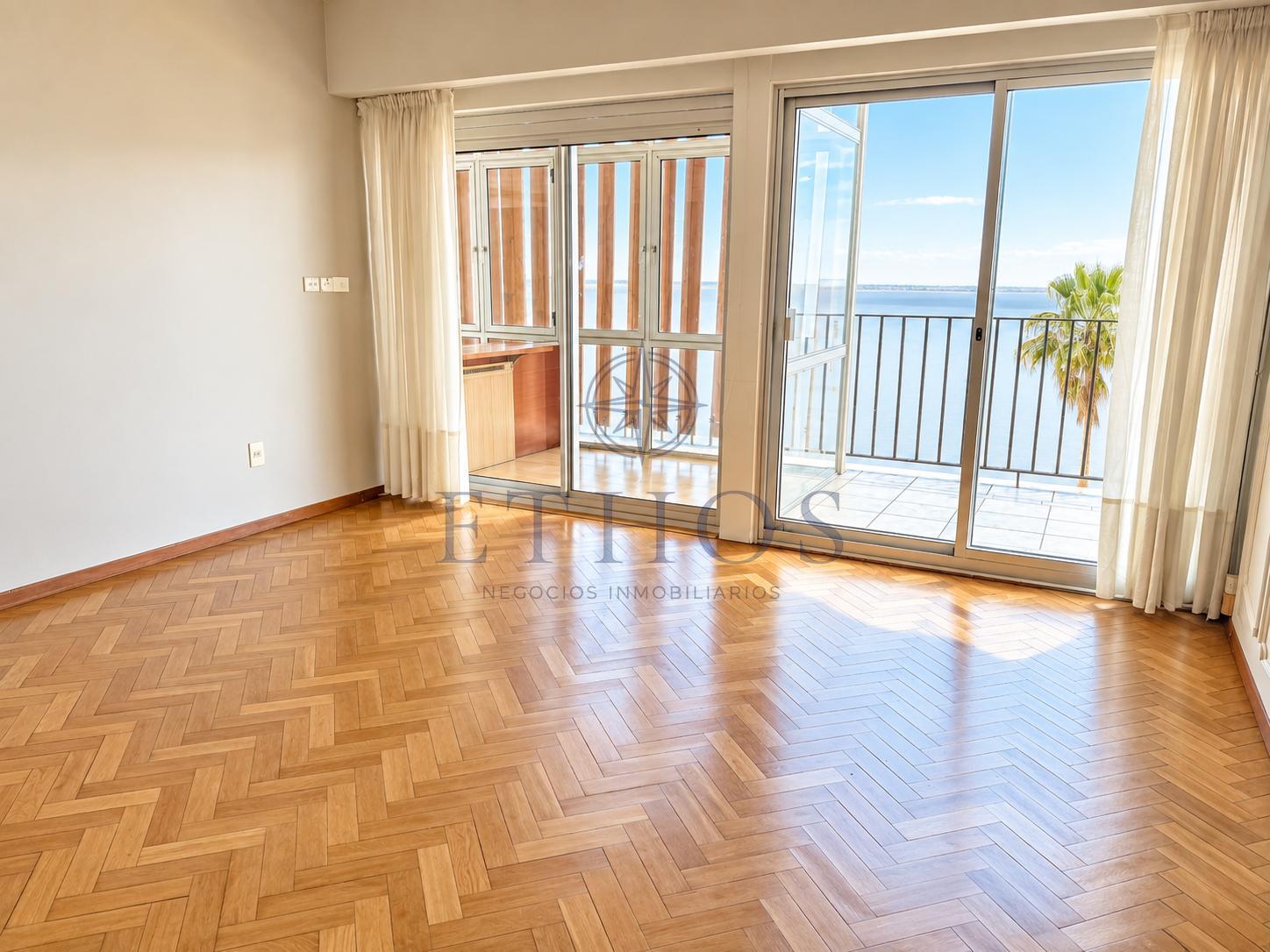 Alquiler Apartamento Pocitos, 2 dorm y servicio, garaje · Foto 4