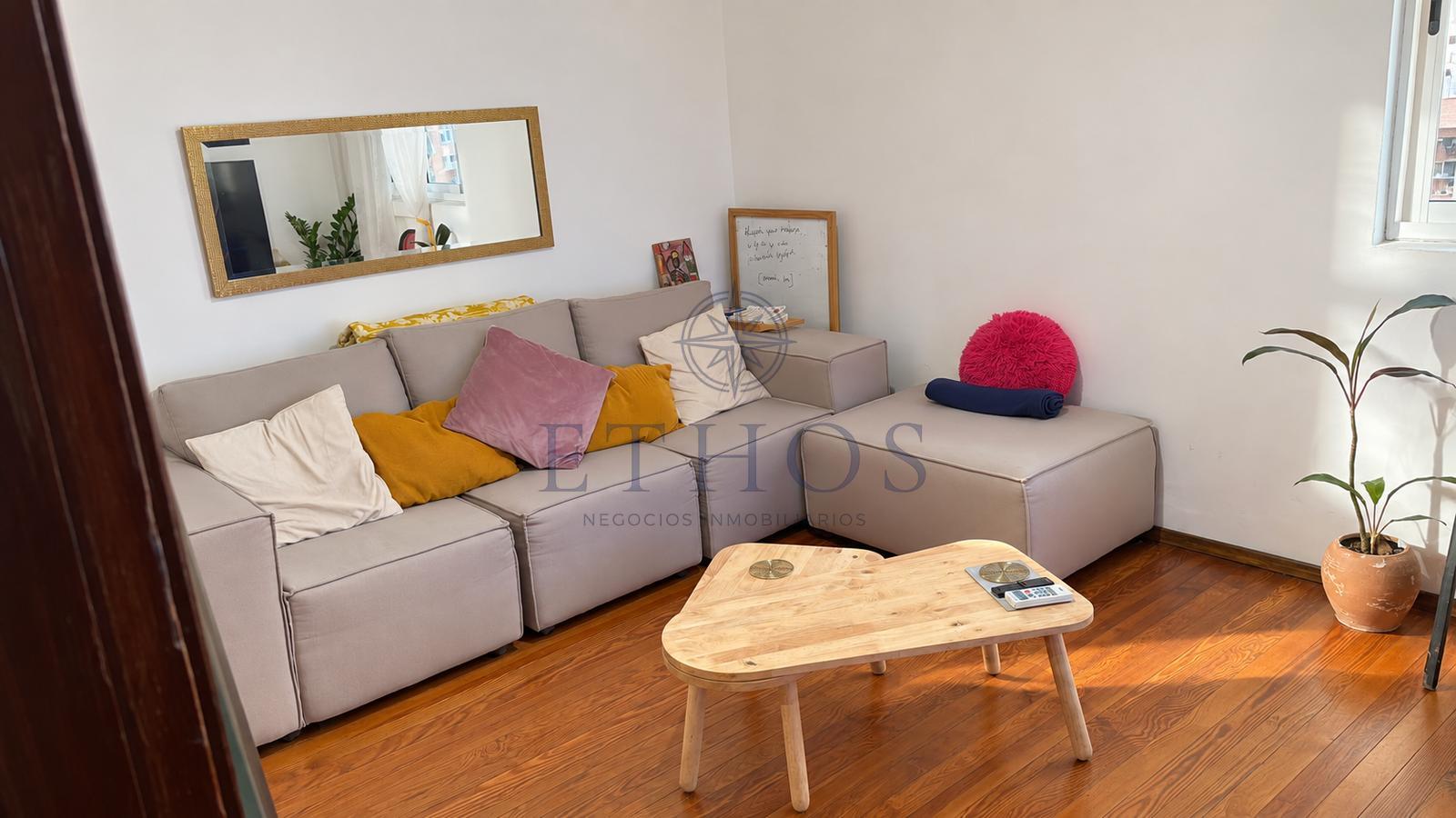 Alquiler Apartamento amoblado en Ciudad Vieja · Foto 4