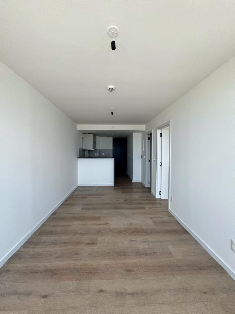 Alquiler Apartamento 1 dormitorio con garaje y balcón en Barra de Carrasco · Foto 2