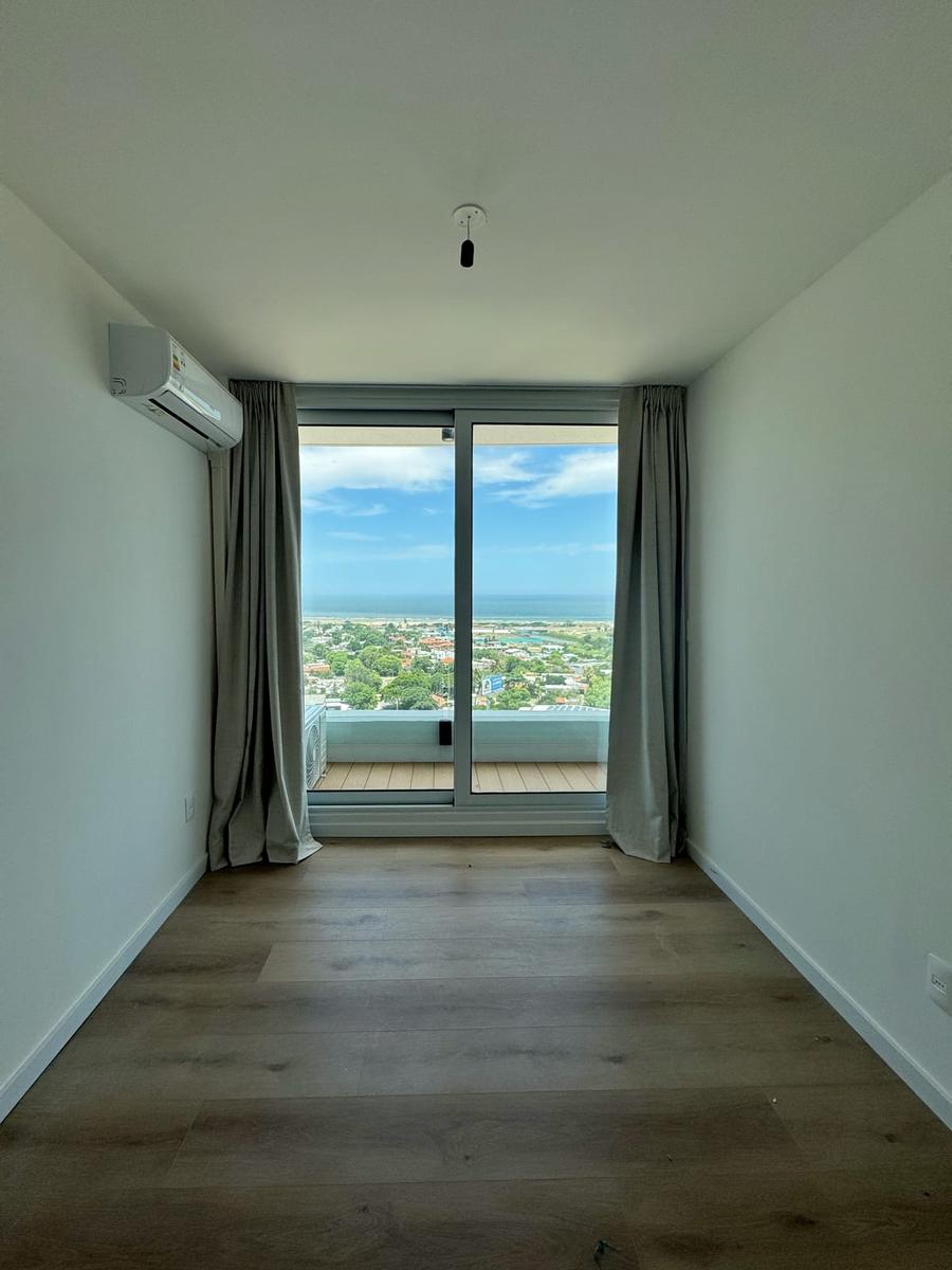 Alquiler Apartamento 1 dormitorio con garaje y balcón en Barra de Carrasco · Foto 5