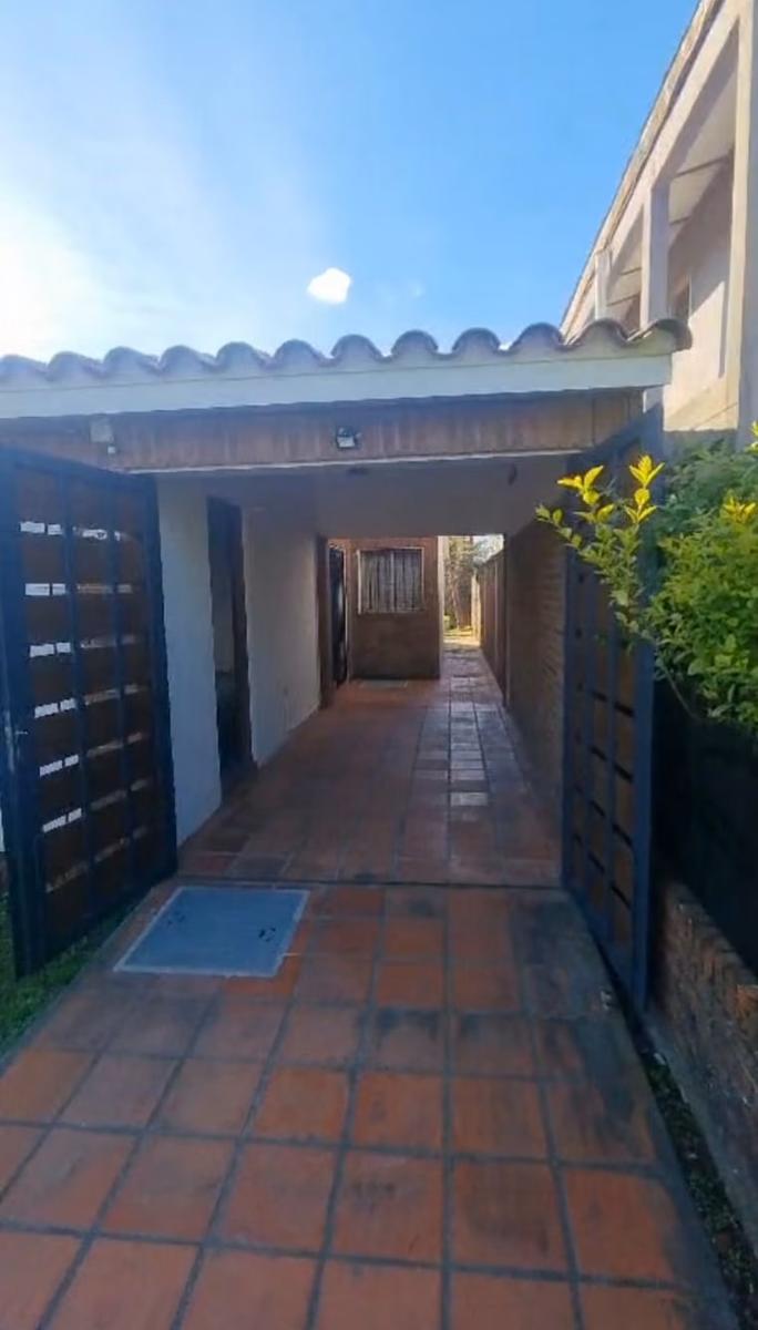 Alquiler Casa 3 dormitorios con parrillero gran patio y cochera en Solymar · Foto 2
