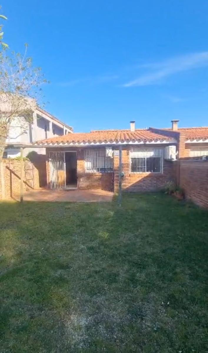 Alquiler Casa 3 dormitorios con parrillero gran patio y cochera en Solymar · Foto 4