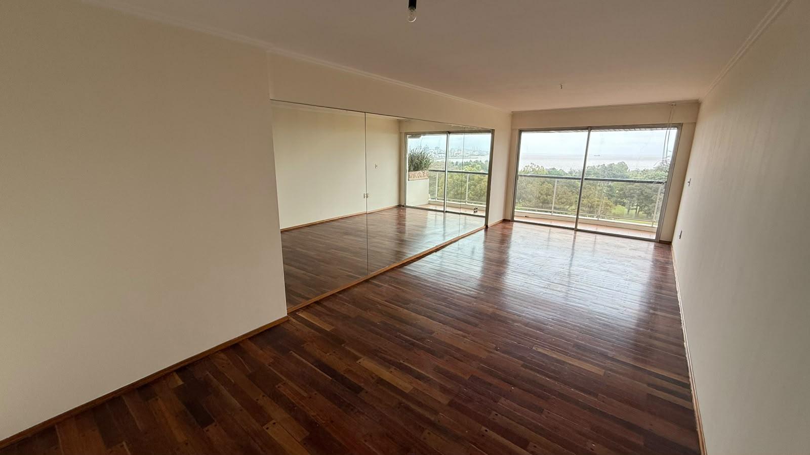 Golf, piso alto, vista, 100 m2 , 3 dormitorios, 3 baños, garaje !! · Foto 6