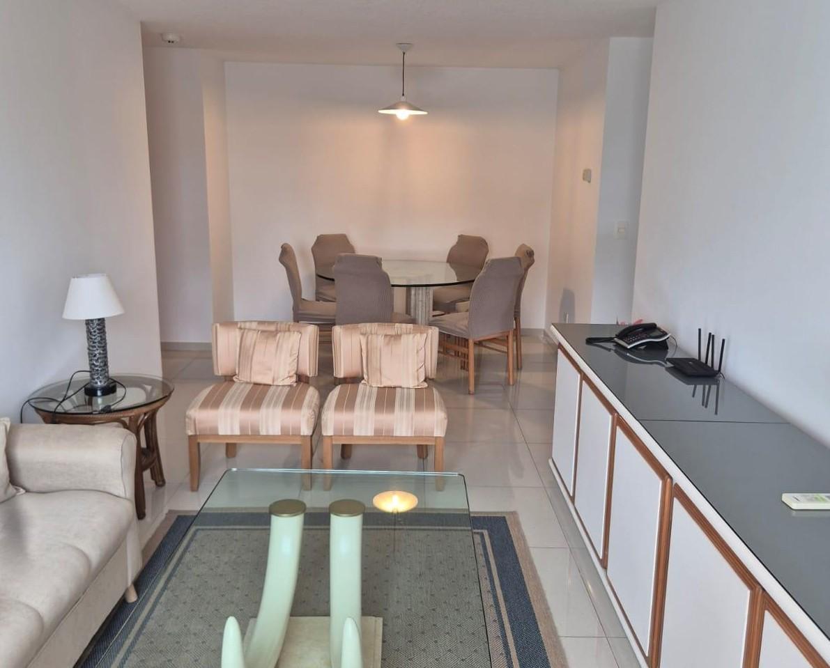 Apartamento con servicios en alquiler anual!!