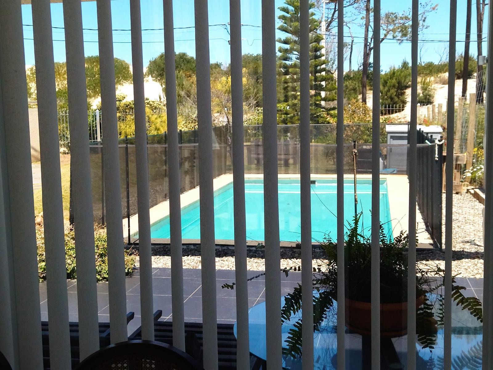 Alquiler casa de 4 dormitorios y piscina en rambla El Pinar. Frente al mar. · Foto 4