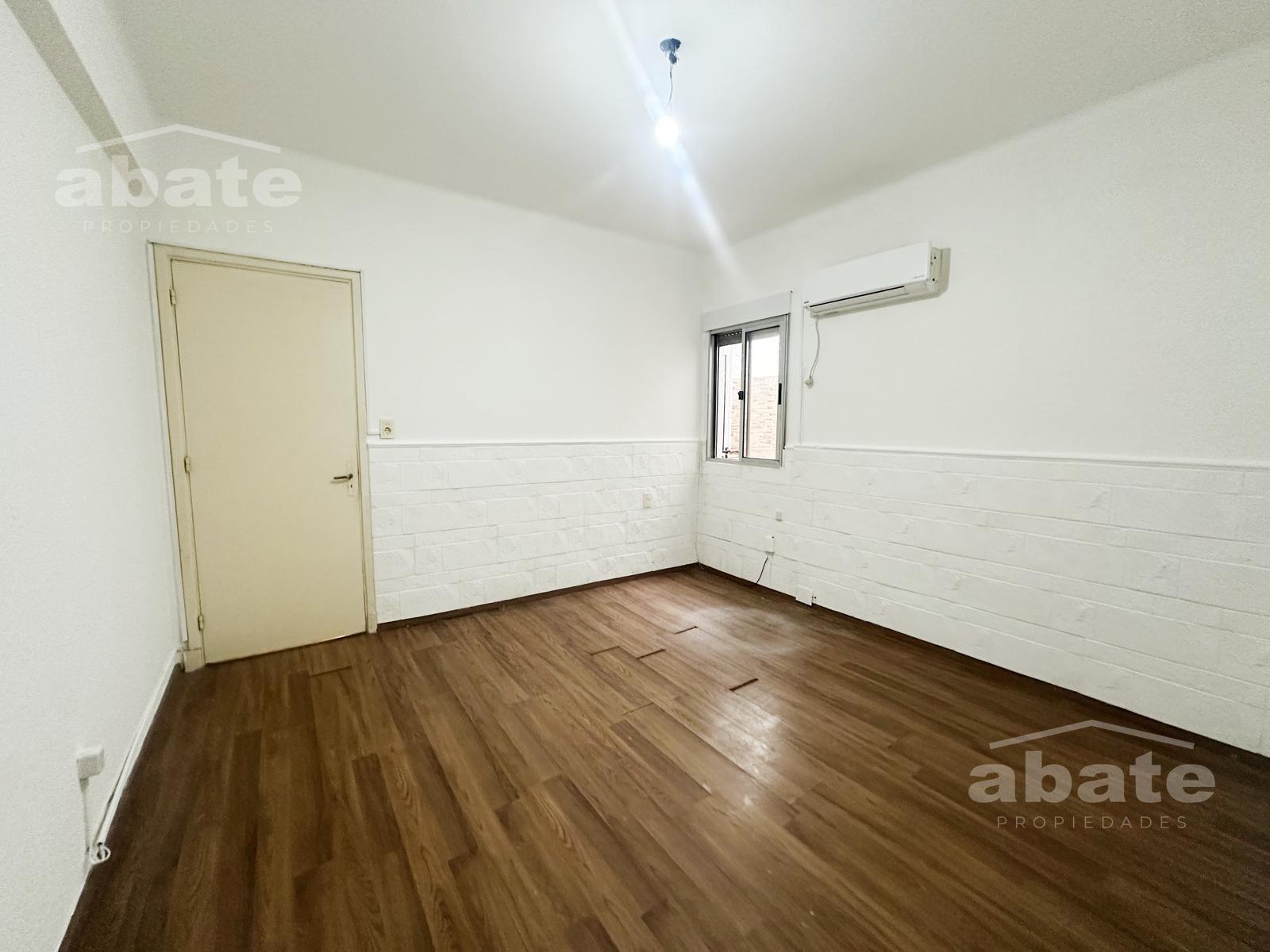 Apartamento en alquiler 1 dormitorio con patio · Foto 3