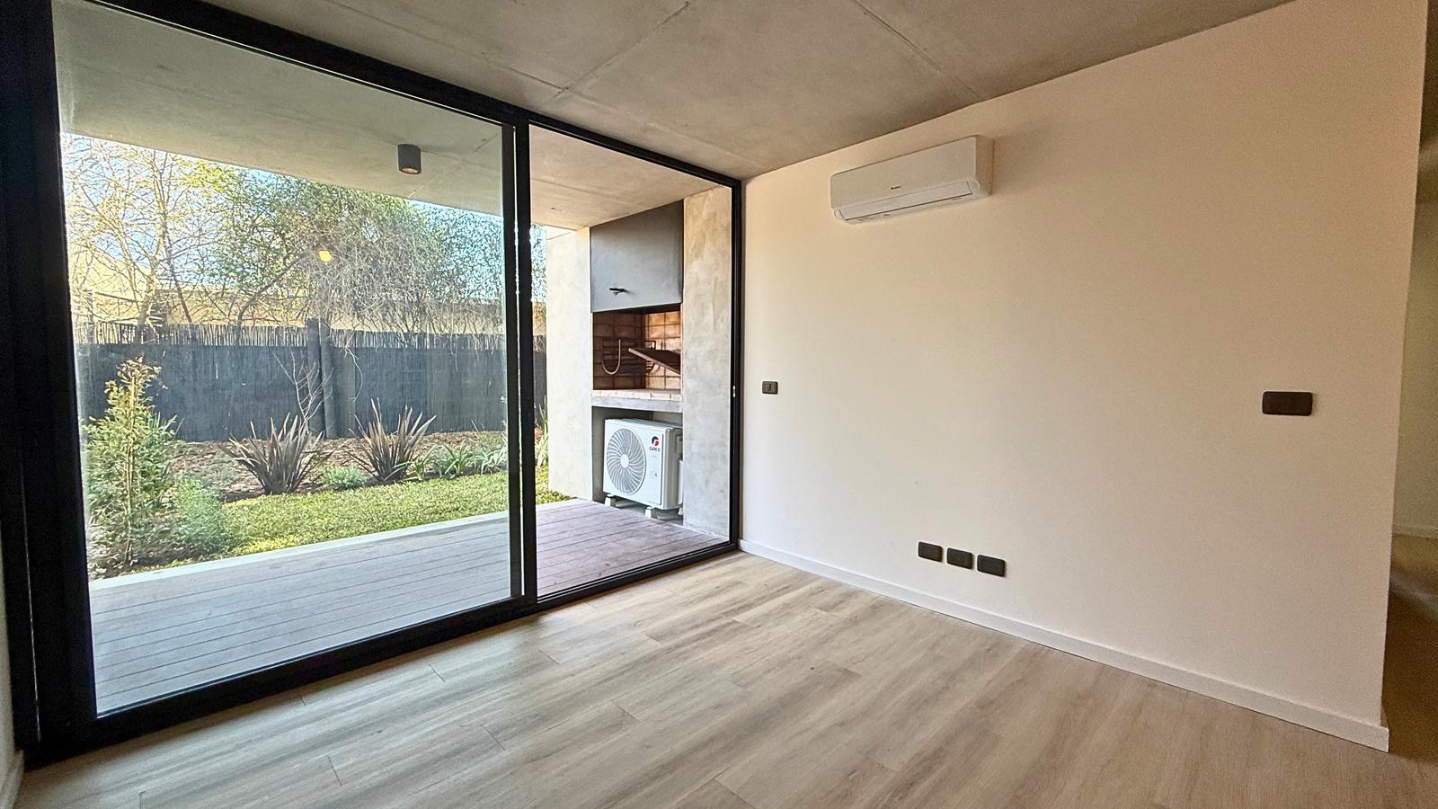 Alquiler Apartamento San José de Carrasco 2 dormitorios, 1 baño y jardín propio · Foto 2