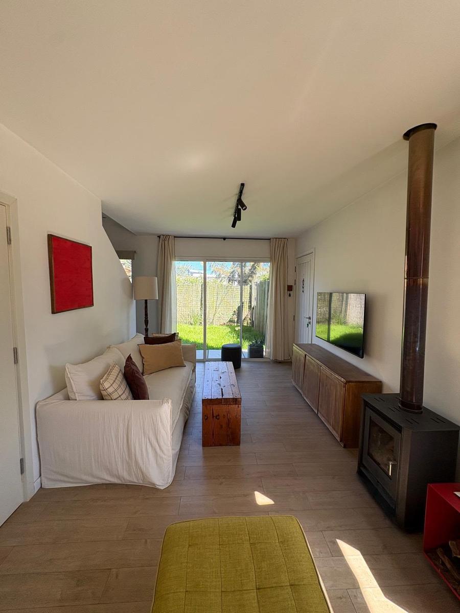ALQUILER APARTAMENTO DUPLEX 2 DORMITORIOS GARAJE PATIO CANELONES · Foto 1