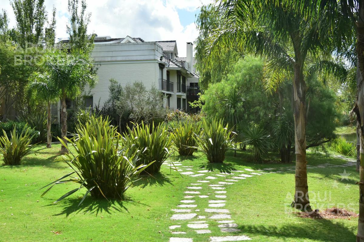 Apartamento de tres dormitorios en alquiler Haras del Lago · Foto 1