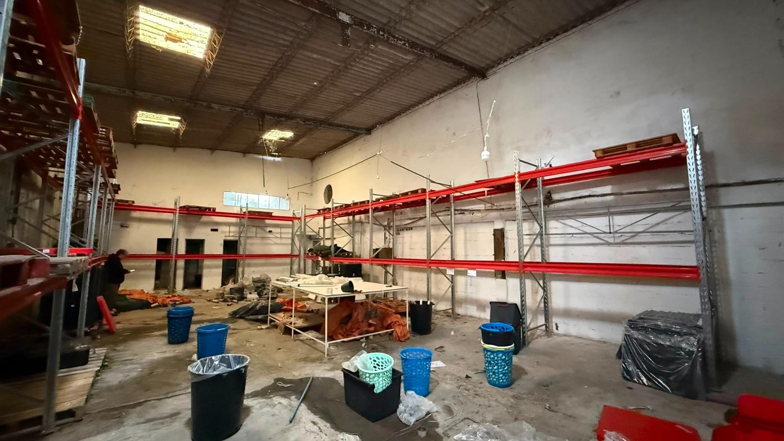 Gral Hornos proximo Shopping y Agraciada, 760 m2 doble acceso!! · Foto 5
