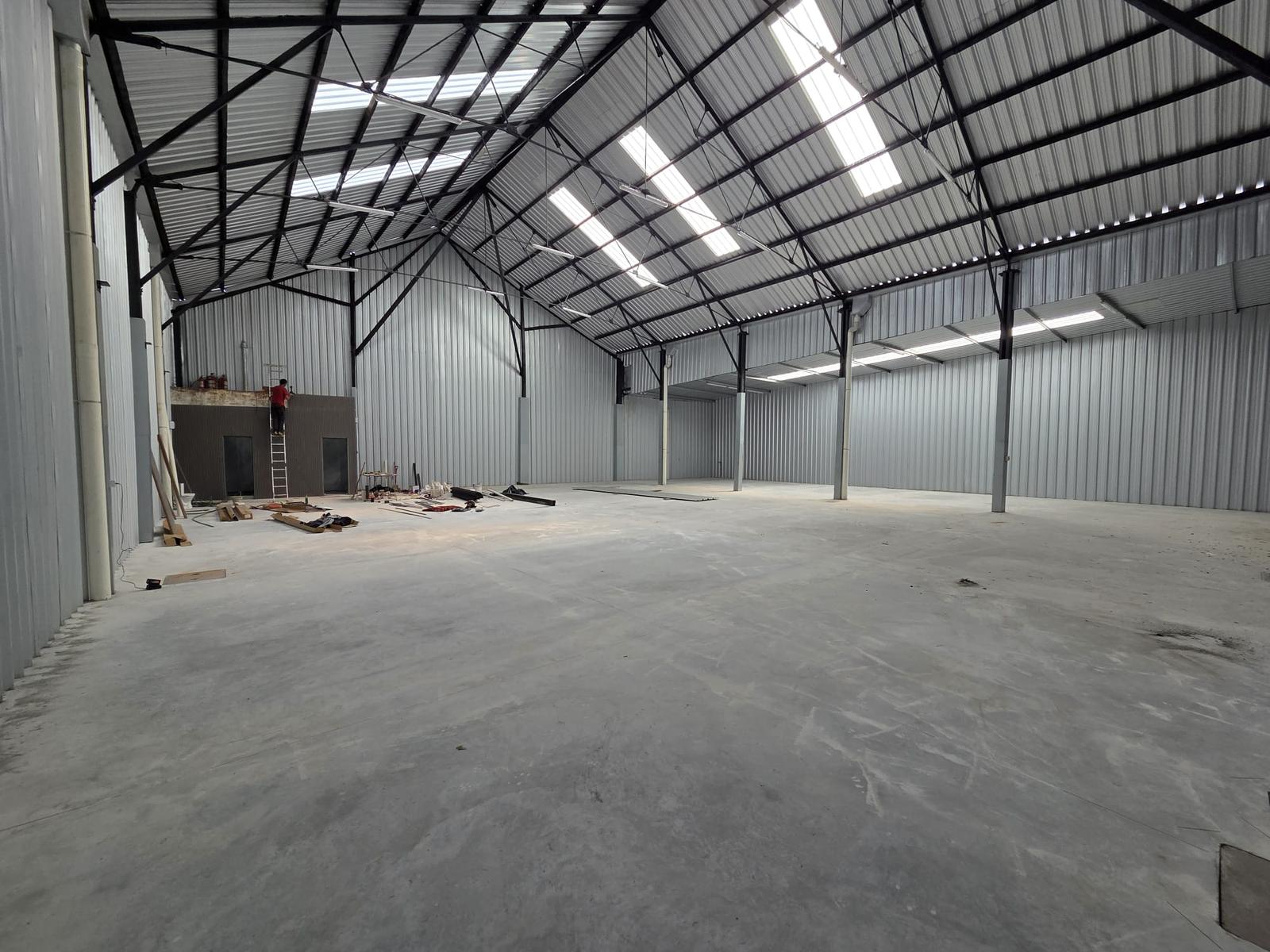 Requena y Nueva Palmira, estrena, 500 m2, altura de 9 mts, 20 mts de frente, entrada contenedores !! · Foto 3