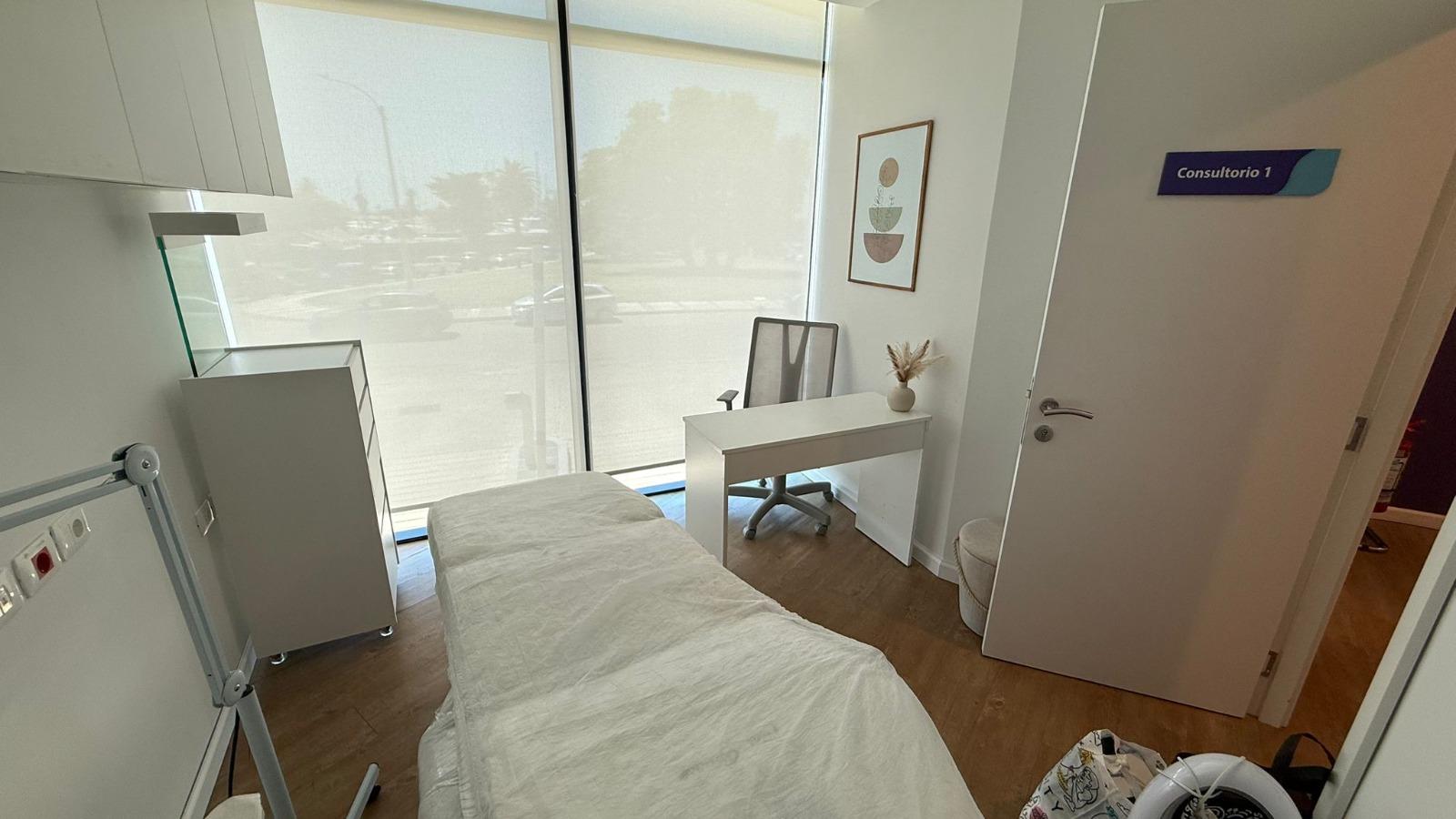 Gran local en Edificio Forum, 135 m2, con renta!! · Foto 7