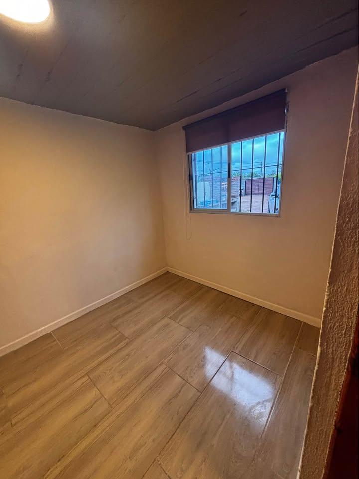 Alquiler apto tipo casa 1 dormitorio con aire acondicionado y patio en Paso Carrasco · Foto 8