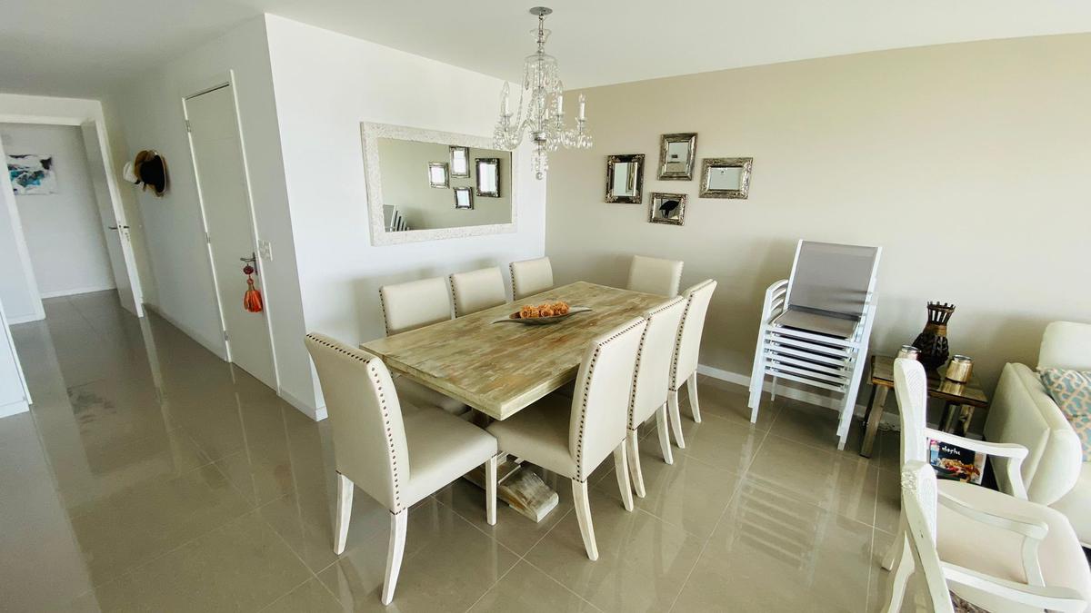 One I, piso alto, vista, 3 suite, edificio con servicios · Foto 3