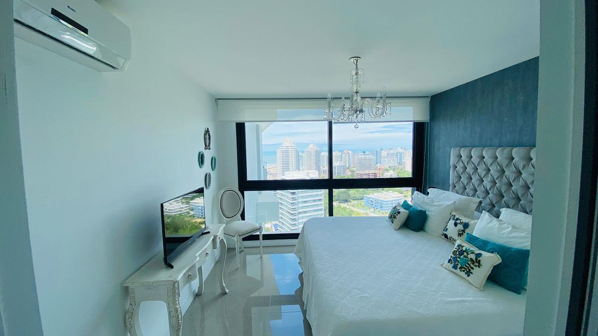 One I, piso alto, vista, 3 suite, edificio con servicios · Foto 7