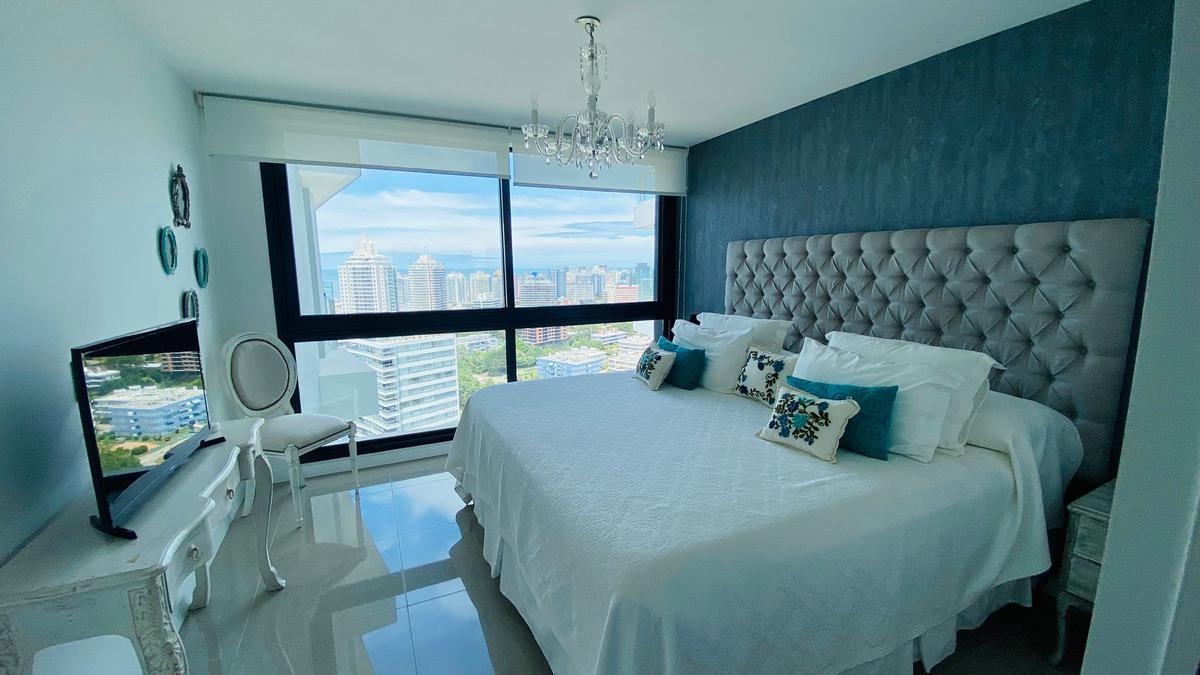 One I, piso alto, vista, 3 suite, edificio con servicios · Foto 8
