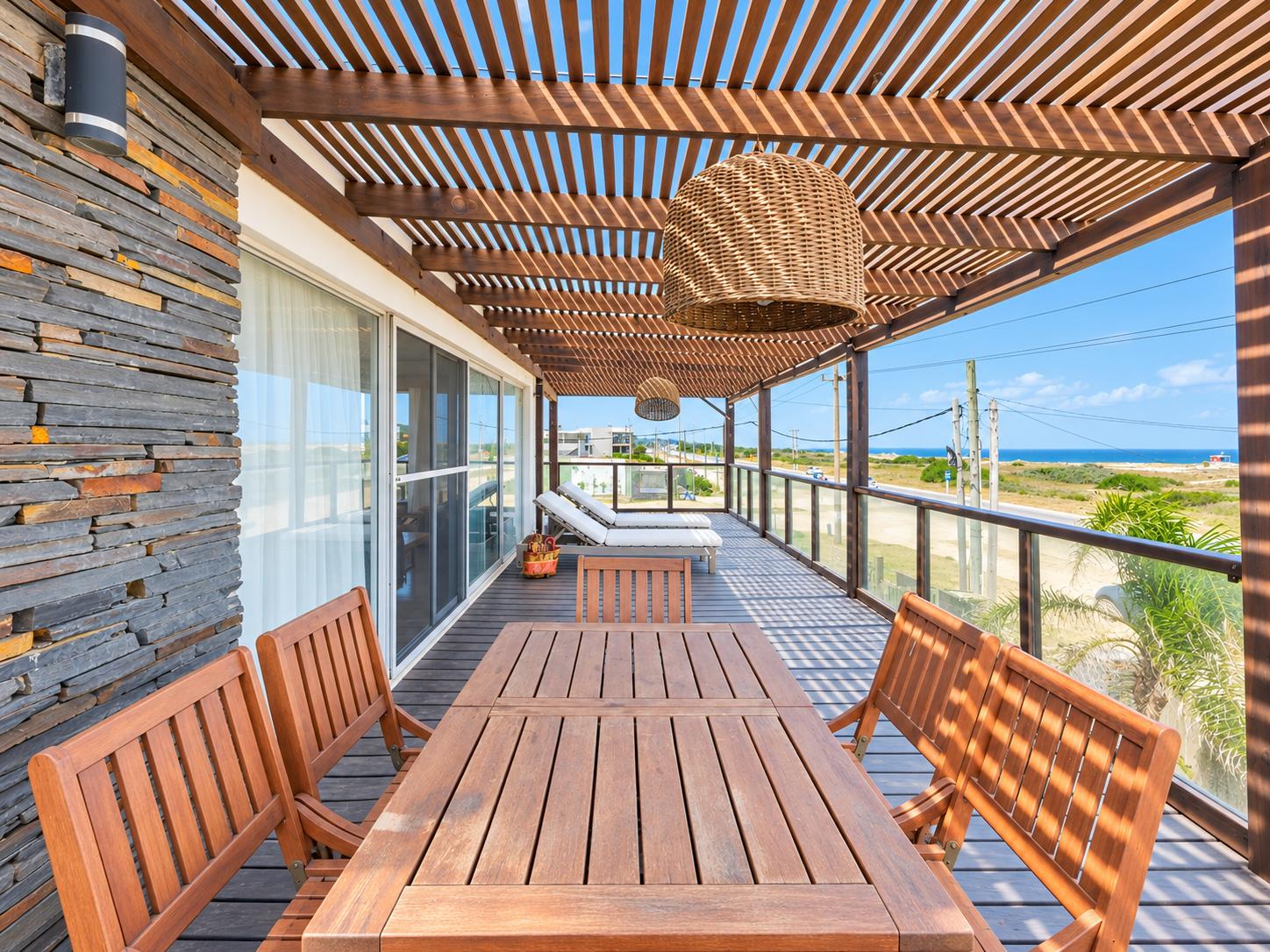 Exclusiva Casa de 3 Dormitorios Frente al Mar en Balneario Buenos Aires. · Foto 4
