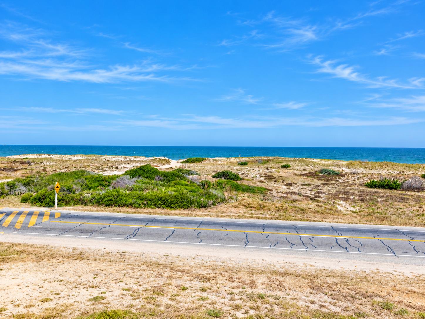 Exclusiva Casa de 3 Dormitorios Frente al Mar en Balneario Buenos Aires. · Foto 6
