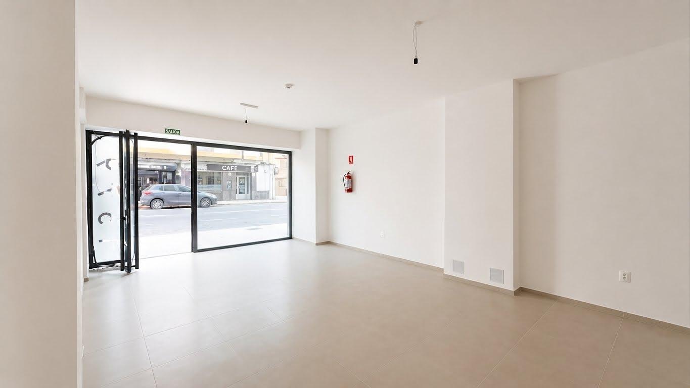 Alquiler Local Comercial a Estrenar en Cordón · Photo 2