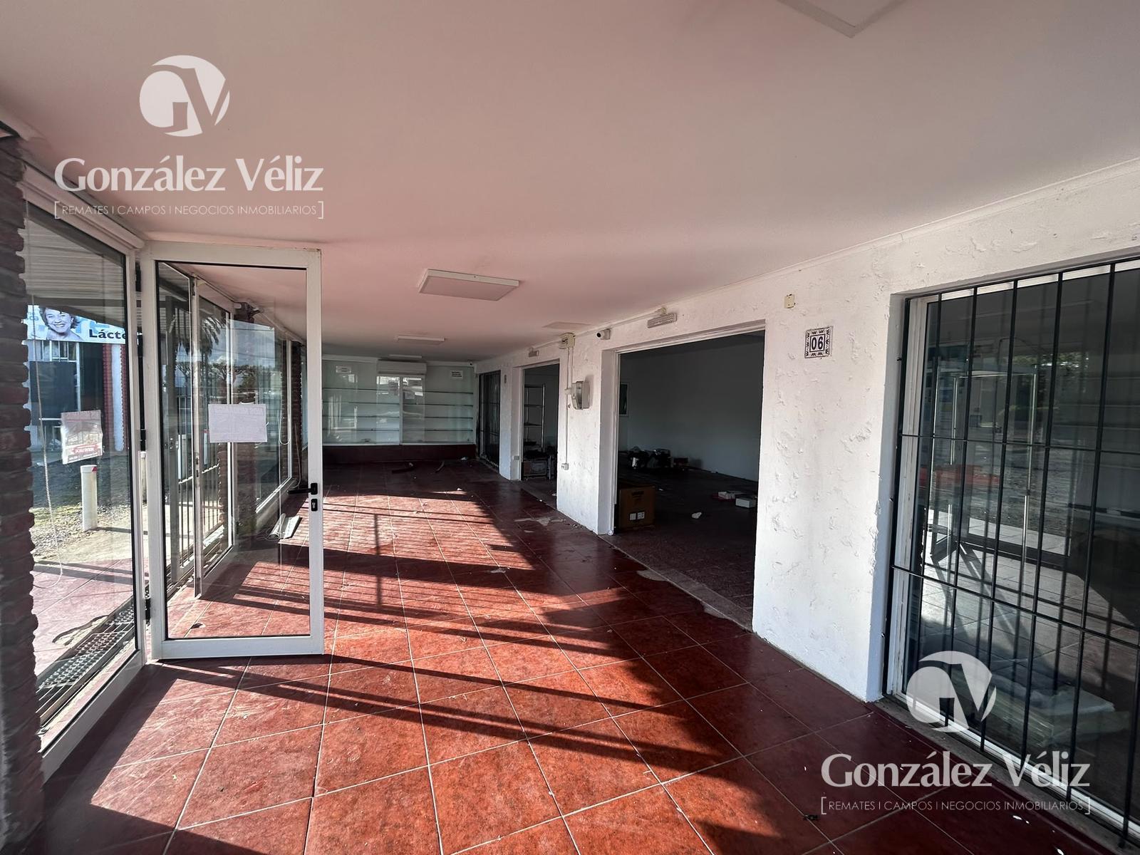 Gran Local en Alquiler Real de San Carlos-Colonia del Sacramento- · Foto 4