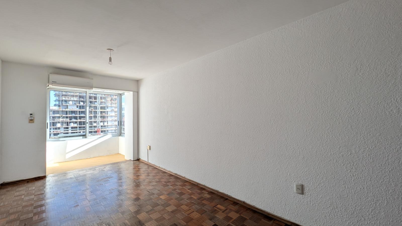 Apartamento 1 dormitorio amplio, sin garage -POCITOS · Foto 4