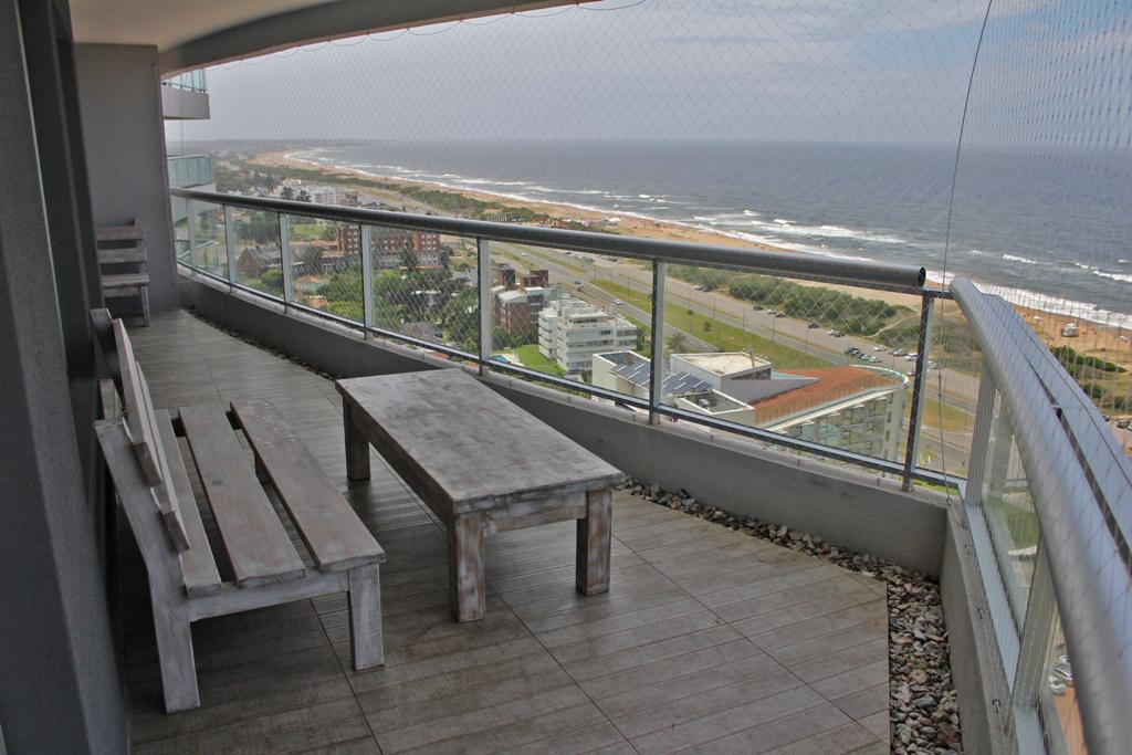 Apto de 3 dorm   dep, parrillero propio, con todos los servicios, TEMP 2024- Playa Brava