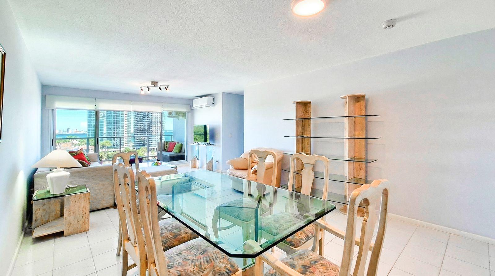 Alquiler Anual-Marzo 2027-  Apartamento 3 Dormitorios y Dependencia, Punta del Este, Piso Alto · Foto 5