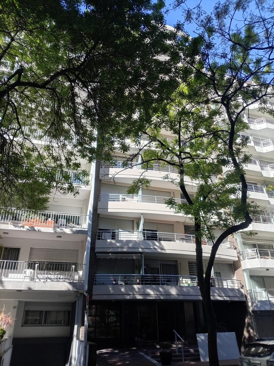 Alquiler Monoambiente Amoblado En Pocitos, A Pasos De La Rambla · Foto 1