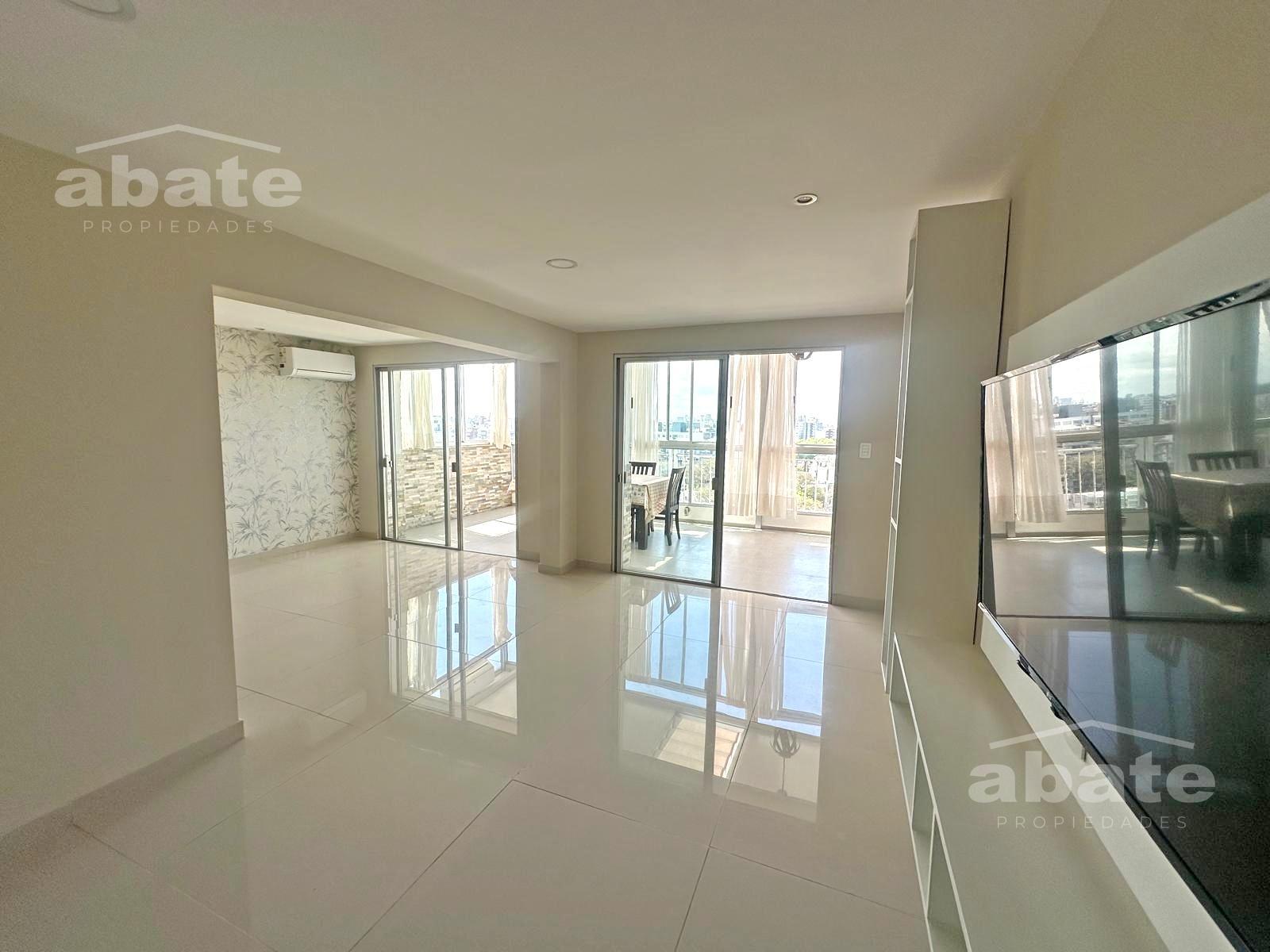Alquiler Penthouse 2 dormitorios en Punta Carretas. Piso 10 · Photo 5