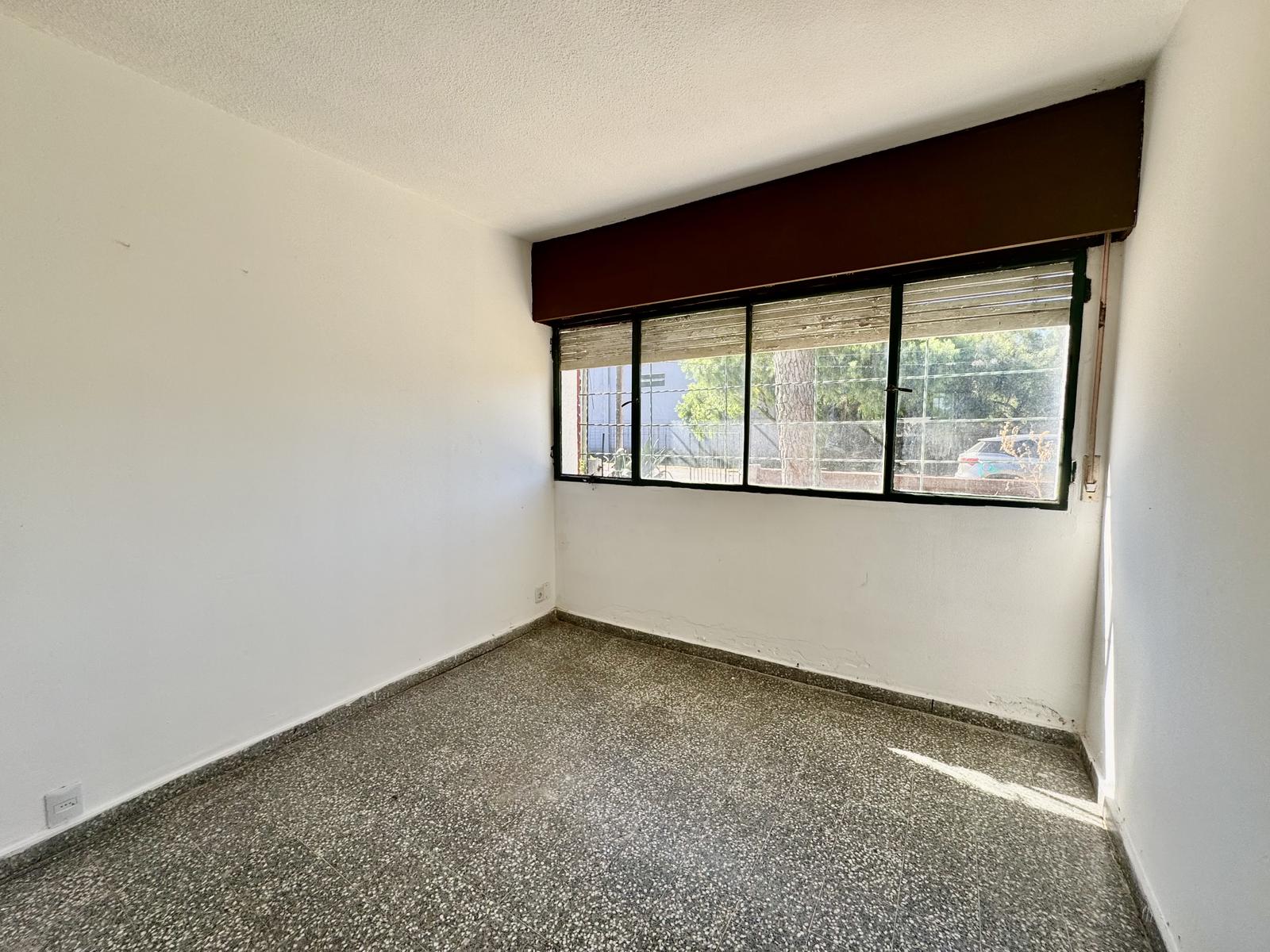 Casa en Ferrando en alquiler de 3 dormitorios con patio y cochera · Foto 8