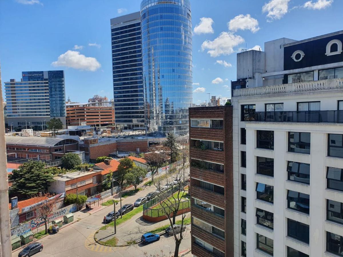 Proximo Puerto del Buceo y WTC, vista mar, 1 dormitorio, equipado !!